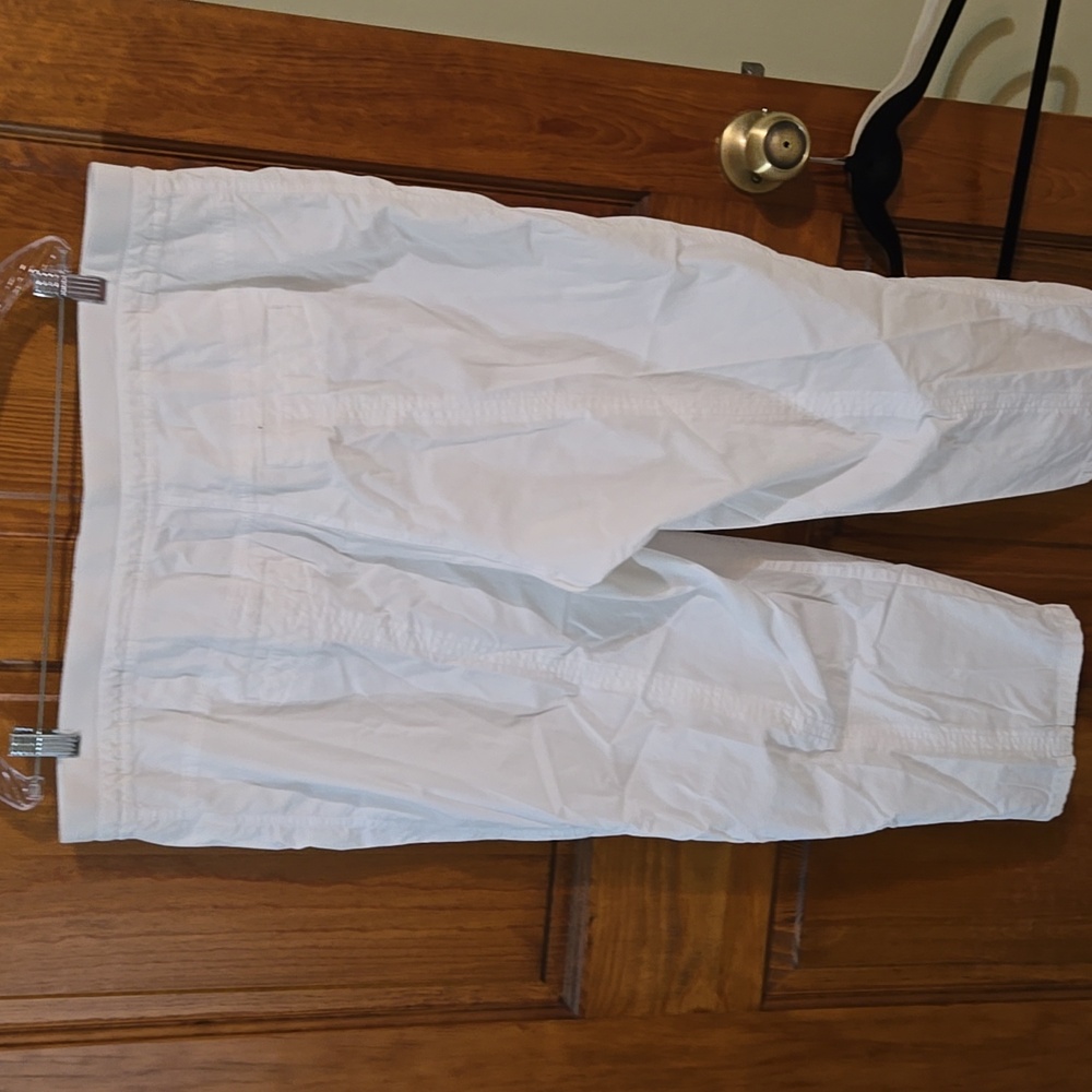 Rafaella Sport Classic White Capri Pants with Button Detail - Picture 4 of 4